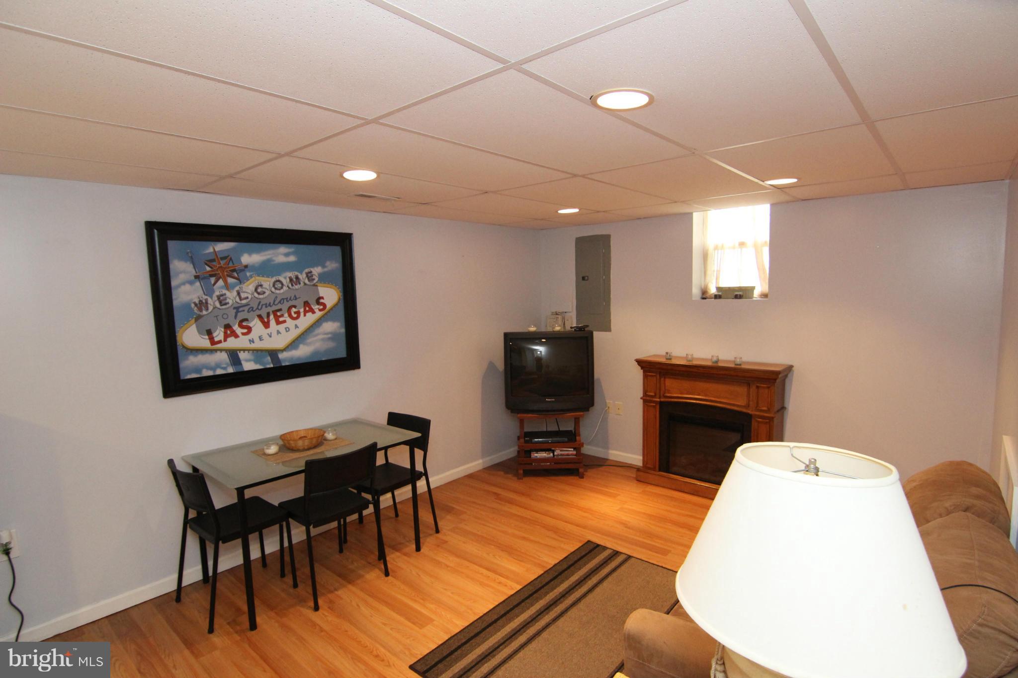 236 Asbury Road Pasadena, MD 21122 - Photo 20 of 29 Family Room