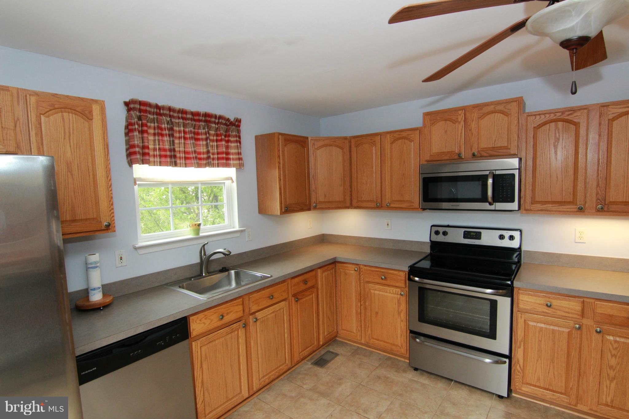 236 Asbury Road Pasadena, MD 21122 - Photo 5 of 29 Kitchen