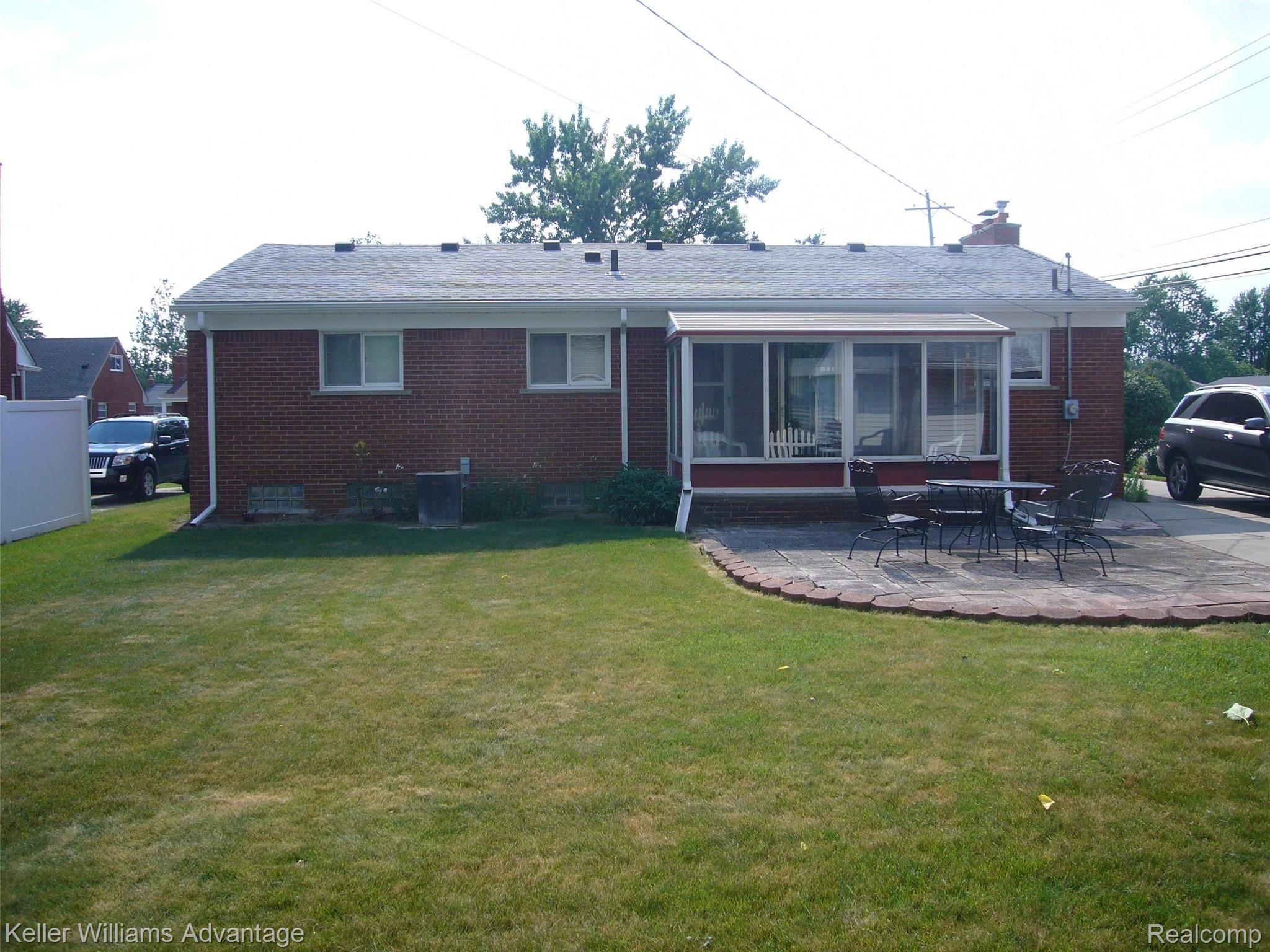 7922 North Henry Ruff Road Westland, MI 48185 - Photo 3 of 18 P1010430.JPG