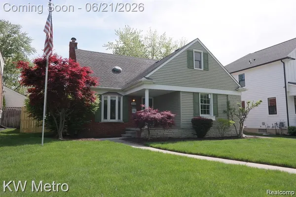 $630,000 | 2120 Vinsetta Boulevard, Royal Oak, MI 48073