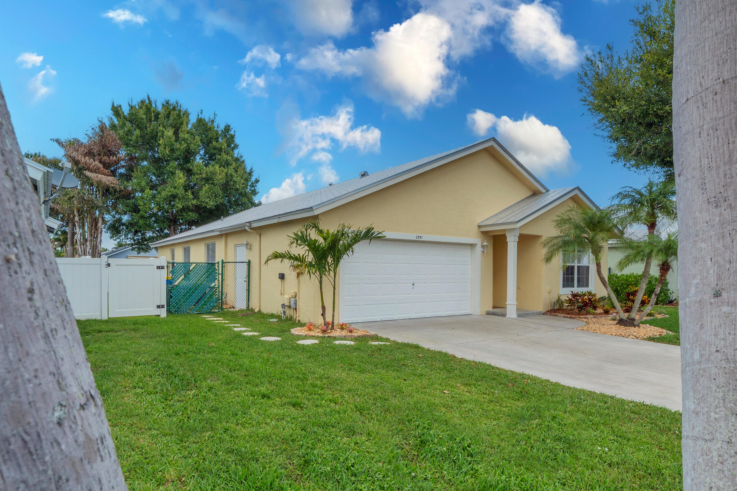 2551 Southwest Riviera Road Stuart, FL 34997 - Photo 3 of 77 1 Exteriors (1)