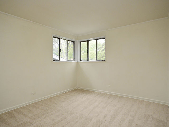 3530 Hillside Road Evanston, IL 60201 - Photo 12 of 18