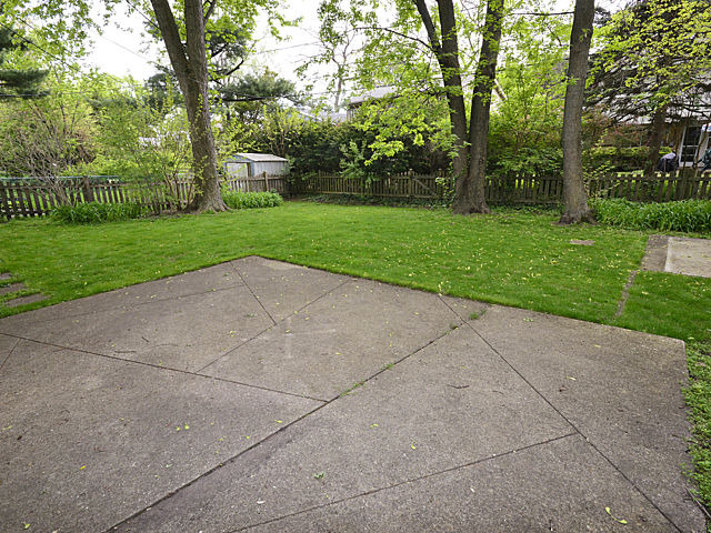 3530 Hillside Road Evanston, IL 60201 - Photo 17 of 18