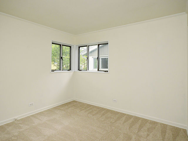 3530 Hillside Road Evanston, IL 60201 - Photo 10 of 18