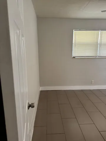 $2,000 | 110 Southwest 7th Avenue, Unit 1A, Dania Beach, FL 33004