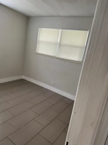 $2,000 | 110 Southwest 7th Avenue, Unit 1A, Dania Beach, FL 33004