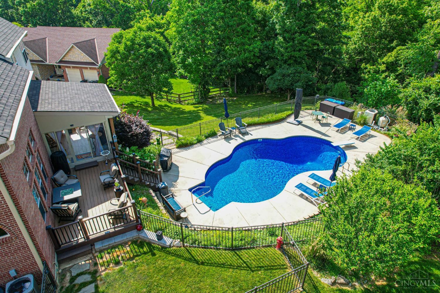 5945 Brierly Ridge Drive Cincinnati, OH 45247 - Photo 8 of 56