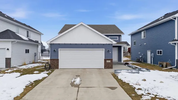$360,000 | 7373 17th Street South, Fargo, ND 58104