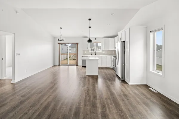 $349,900 | 7373 17th Street South, Fargo, ND 58104
