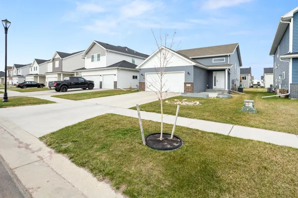 $349,900 | 7373 17th Street South, Fargo, ND 58104