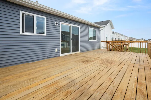 $349,900 | 7373 17th Street South, Fargo, ND 58104