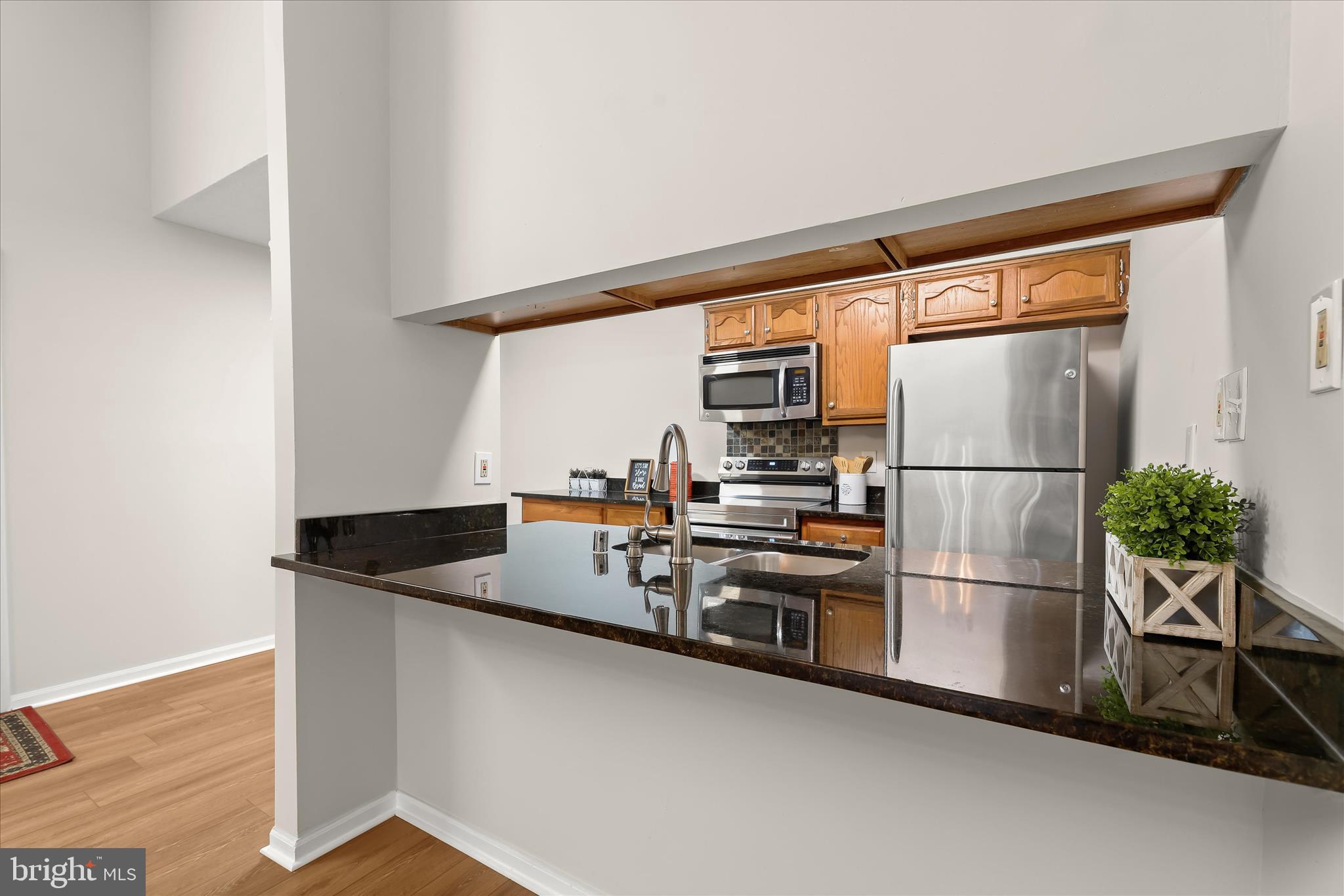 6420 Greenfield Road, Unit 810 Elkridge, MD 21075 - Photo 11 of 35 Breakfast Bar