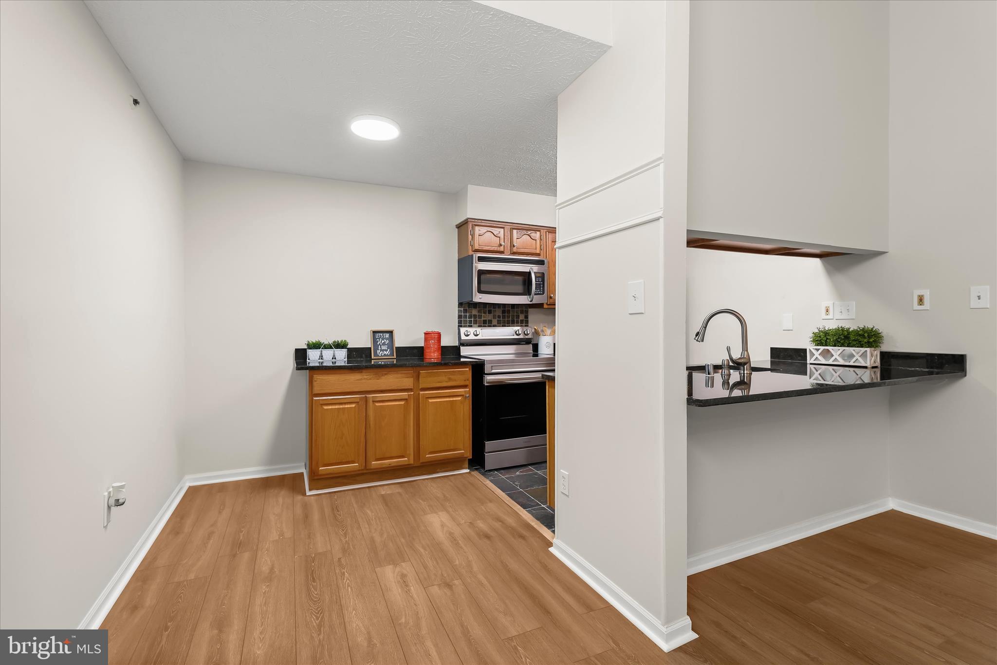 6420 Greenfield Road, Unit 810 Elkridge, MD 21075 - Photo 12 of 35 Dining Area