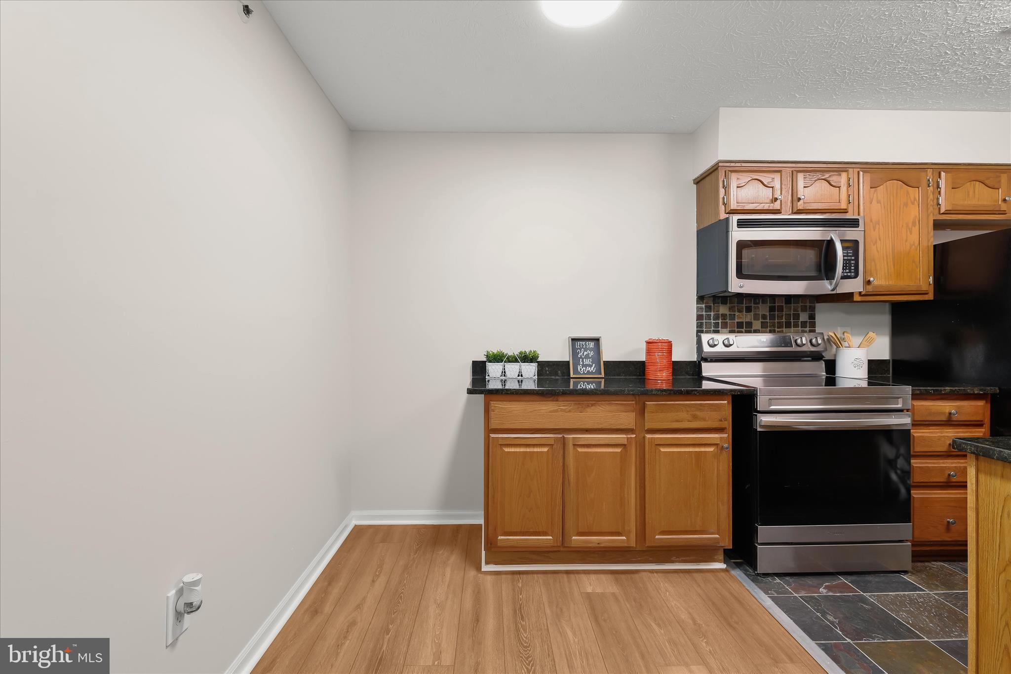 6420 Greenfield Road, Unit 810 Elkridge, MD 21075 - Photo 13 of 35 Dining Area
