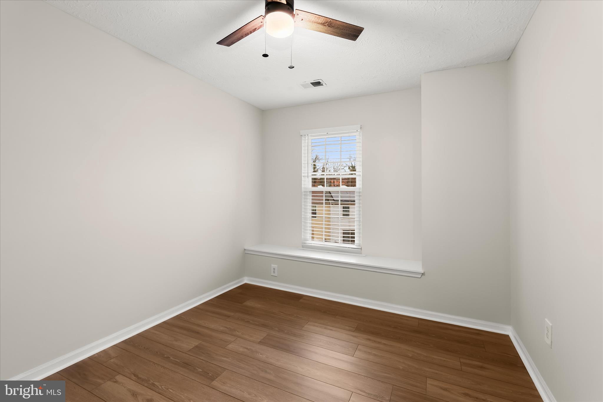 6420 Greenfield Road, Unit 810 Elkridge, MD 21075 - Photo 22 of 35 2nd Bedroom