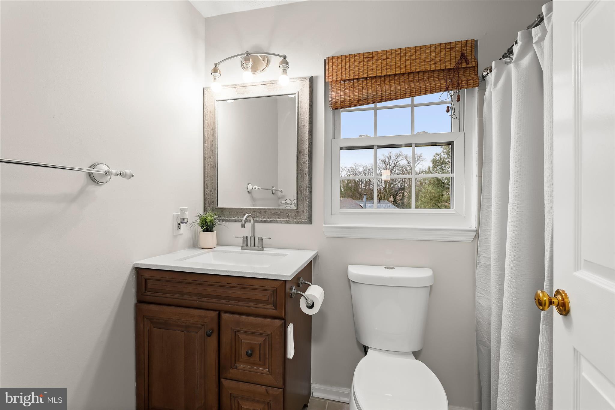 6420 Greenfield Road, Unit 810 Elkridge, MD 21075 - Photo 23 of 35 Partially updated full bath & new toilet
