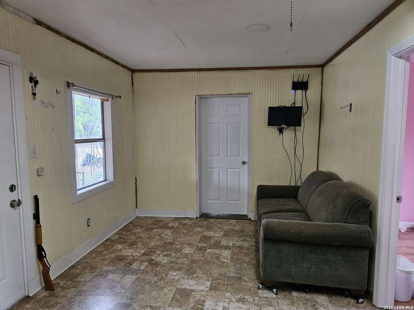 255 County Road 668 Devine, TX 78016 - Photo 14 of 23