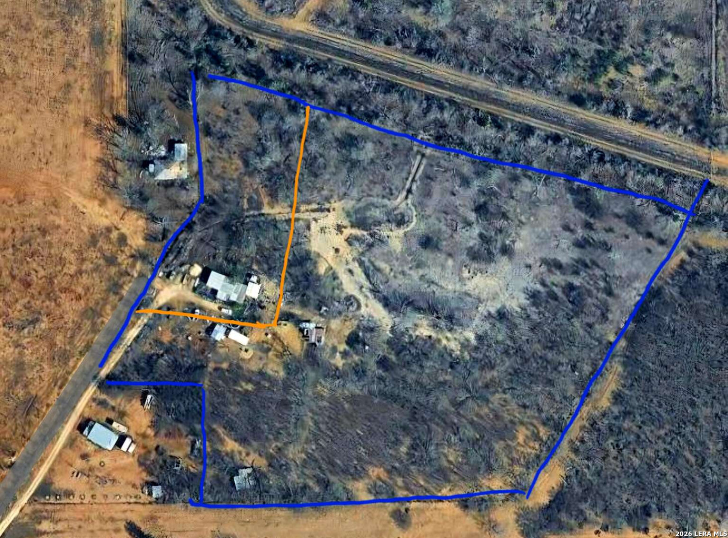 255 County Road 668 Devine, TX 78016 - Photo 2 of 23