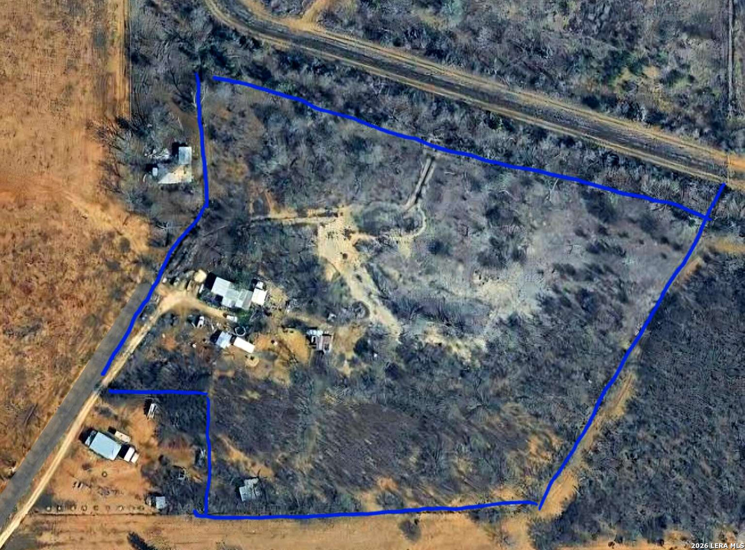 255 County Road 668 Devine, TX 78016 - Photo 3 of 23