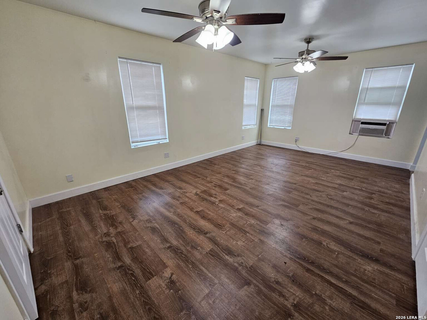 255 County Road 668 Devine, TX 78016 - Photo 4 of 23