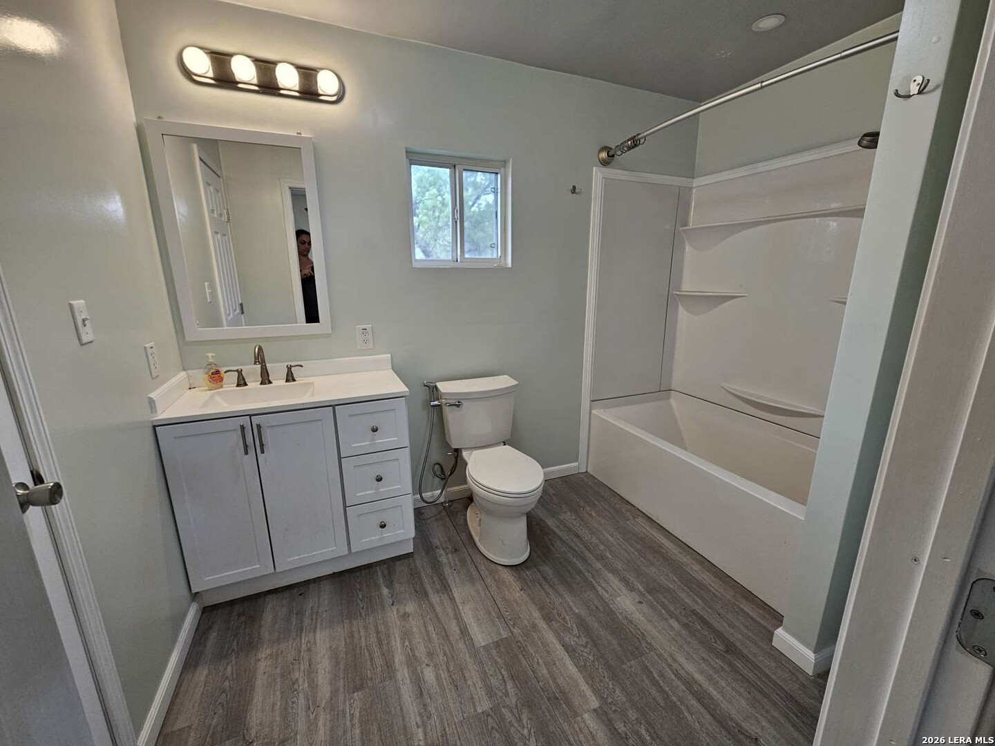 255 County Road 668 Devine, TX 78016 - Photo 6 of 23