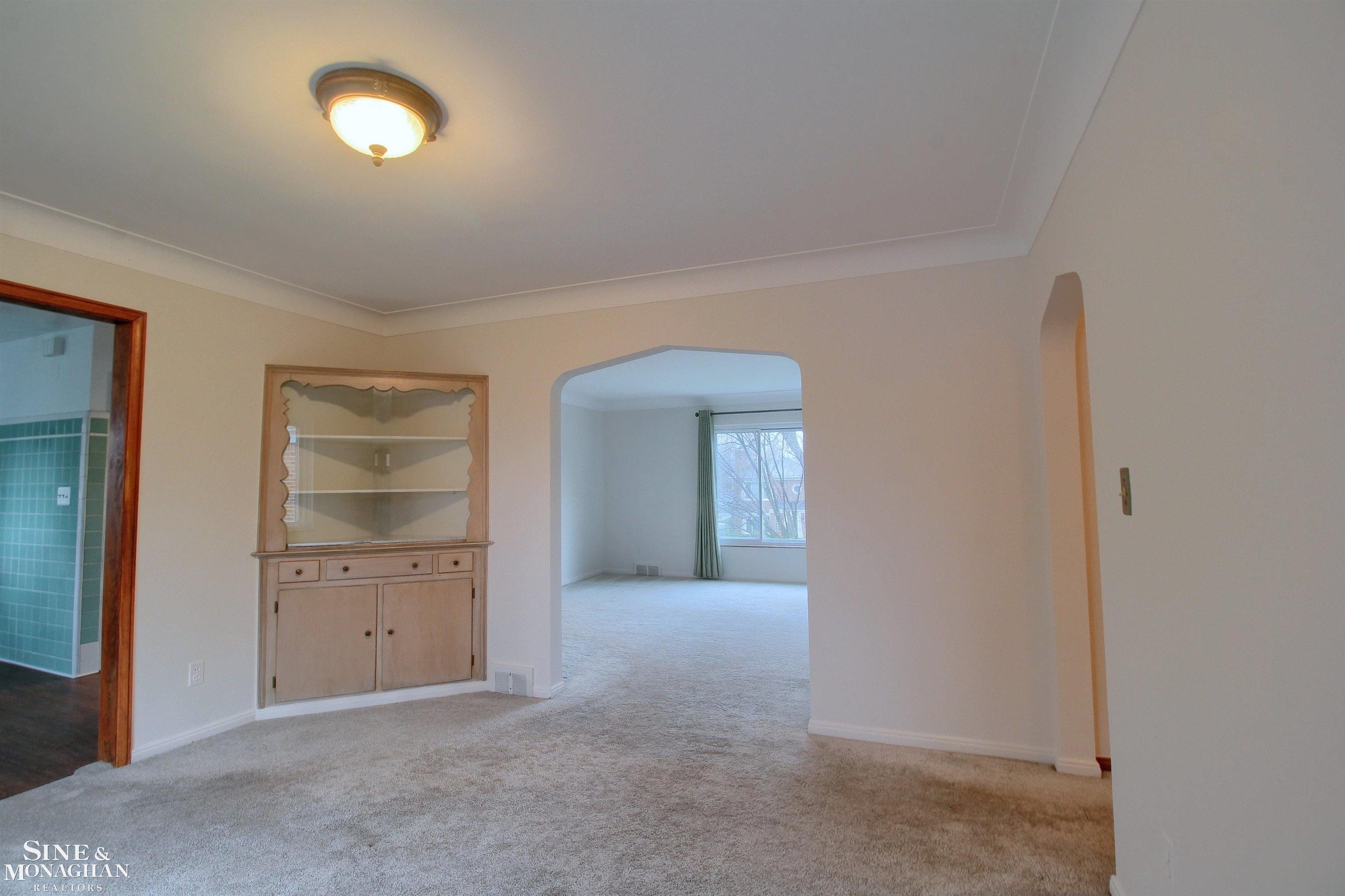 749-751 Harcourt Road Grosse Pointe, MI 48230 - Photo 6 of 30 50131940-c4272c87-8ca7-4189-acf5-f0cd73b70b62.JPG