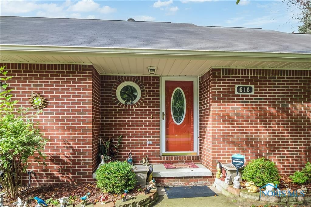 618 Olyander Road Holland, OH 43528 - Photo 3 of 35 Gallery Image 3