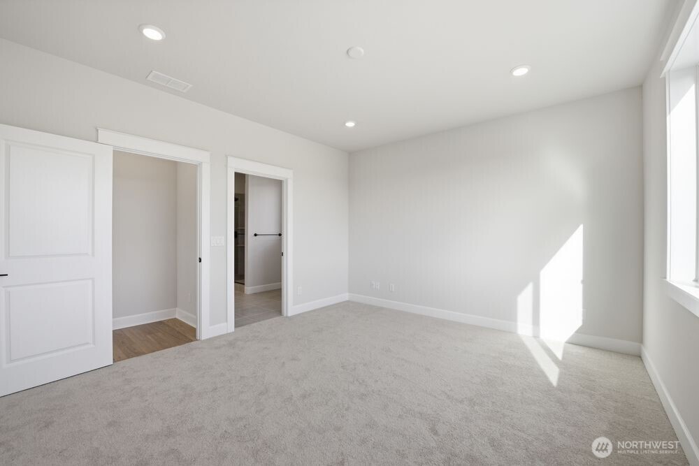 2946 Balsamroot Drive Southeast Lacey, WA 98513 - Photo 10 of 28