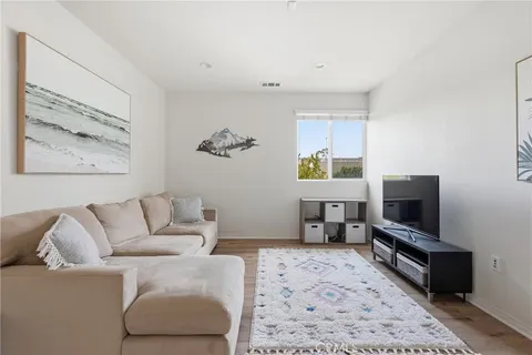 $975,000 | 12001 Jackson Square Court, Hawthorne, CA 90250