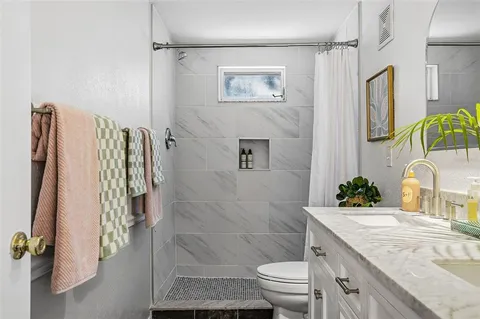$468,000 | 3174 Peachtree Street, Sarasota, FL 34231