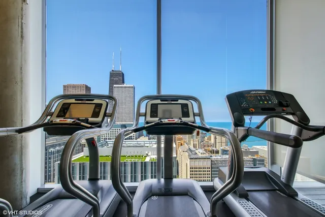 $1,100,000 | 600 North Fairbanks Court, Unit 3301, Chicago, IL 60611