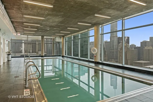 $1,100,000 | 600 North Fairbanks Court, Unit 3301, Chicago, IL 60611