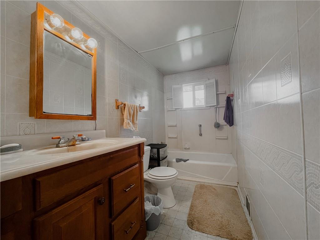 83 Amsterdam Road Grove City, PA 16127 - Photo 9 of 25 Gallery Image 9