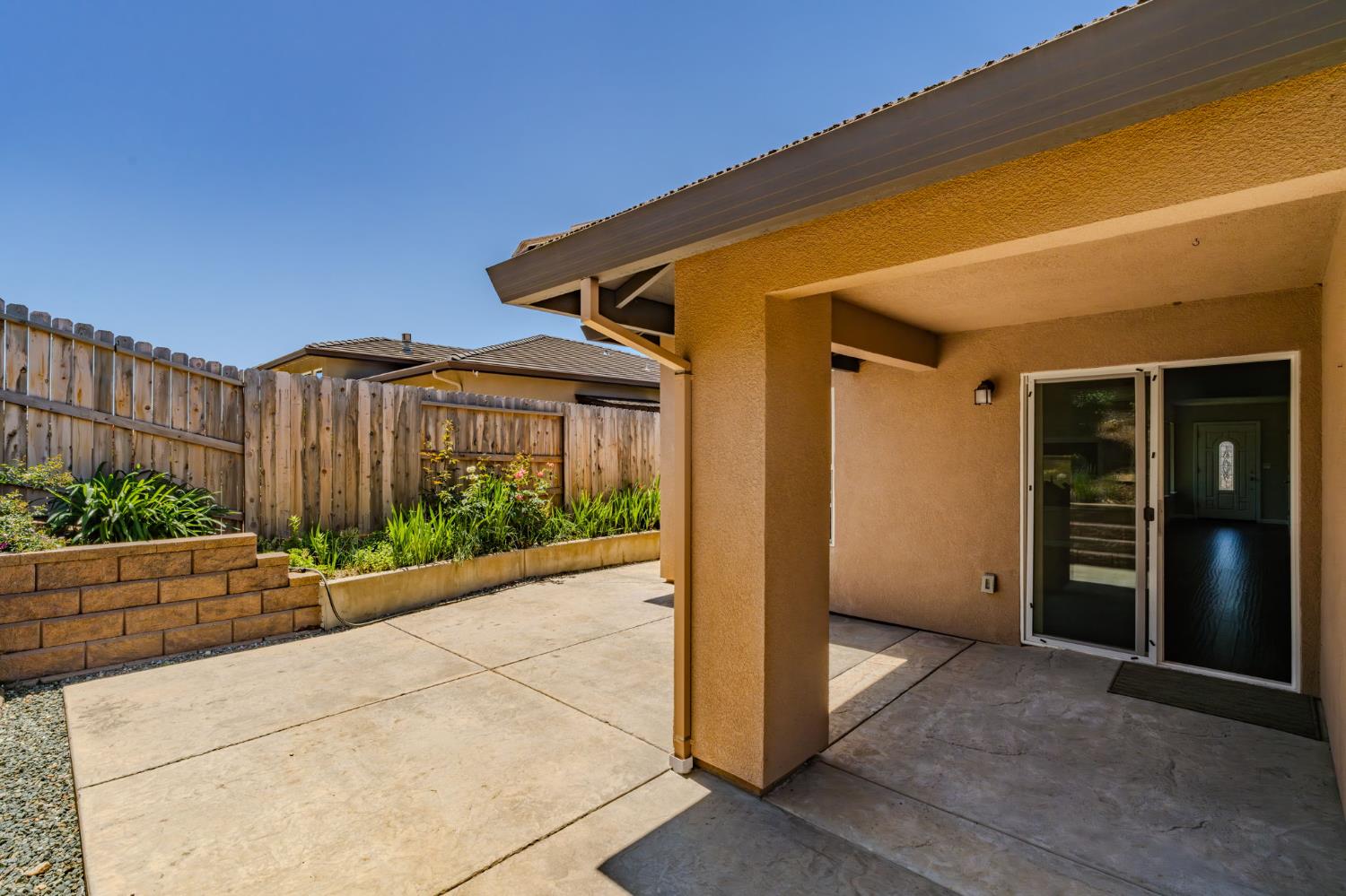 159 Emerald Lane Jackson, CA 95642 - Photo 46 of 58 a view of a house with backyard and parking area