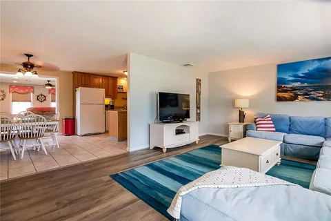$1,050,000 | 39 Davisville Lane, Narragansett, RI 02882