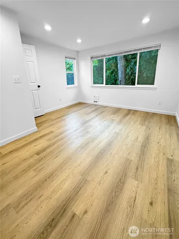 $3,995 | 6539 51st Avenue South, Seattle, WA 98118