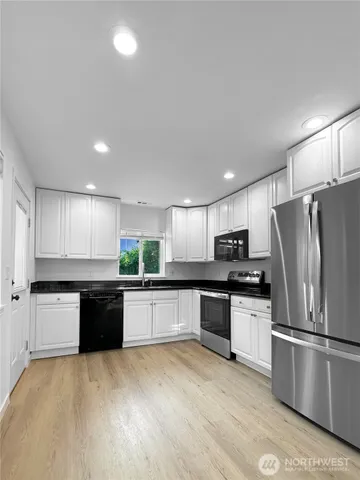 $3,995 | 6539 51st Avenue South, Seattle, WA 98118