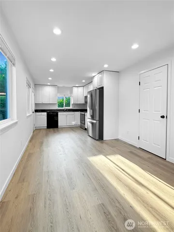 $3,995 | 6539 51st Avenue South, Seattle, WA 98118