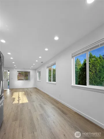 $3,995 | 6539 51st Avenue South, Seattle, WA 98118