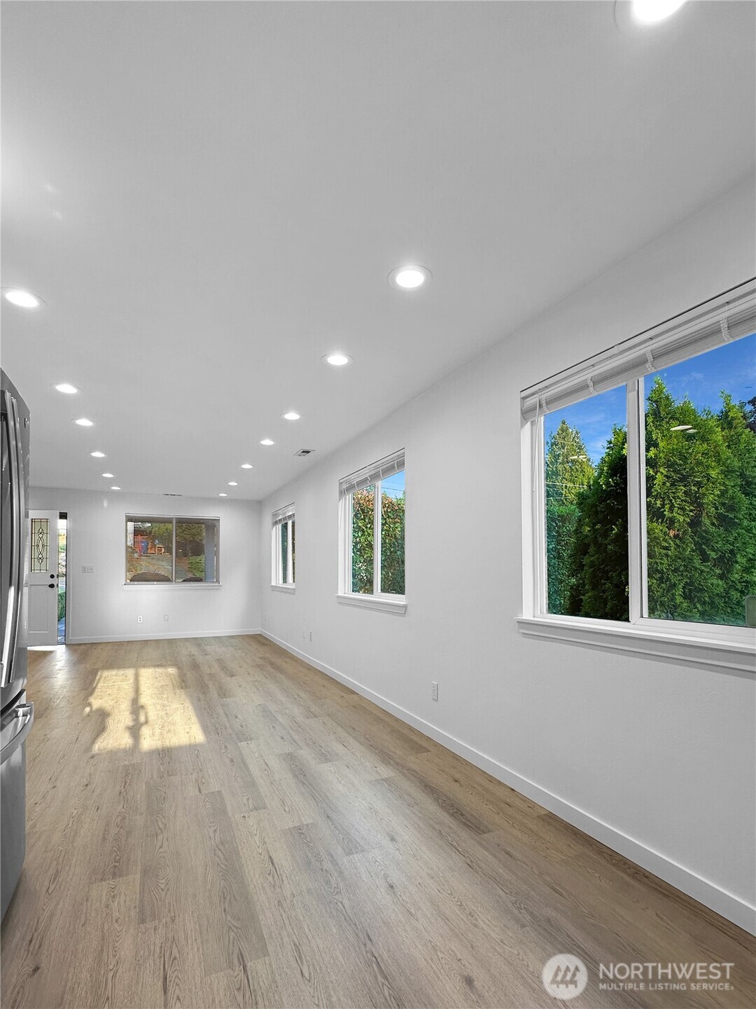 6539 51st Avenue South Seattle, WA 98118 - Photo 7 of 30