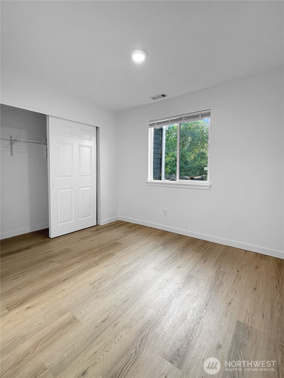 6539 51st Avenue South Seattle, WA 98118 - Photo 8 of 30