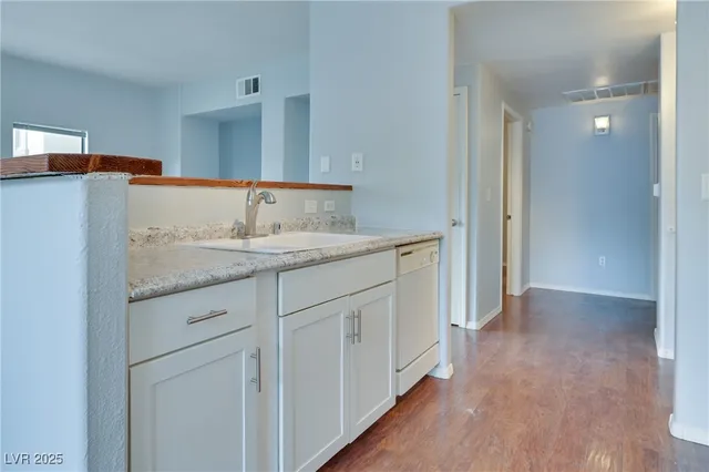 $1,250 | 8250 North Grand Canyon Drive, Unit 1061, Las Vegas, NV 89166