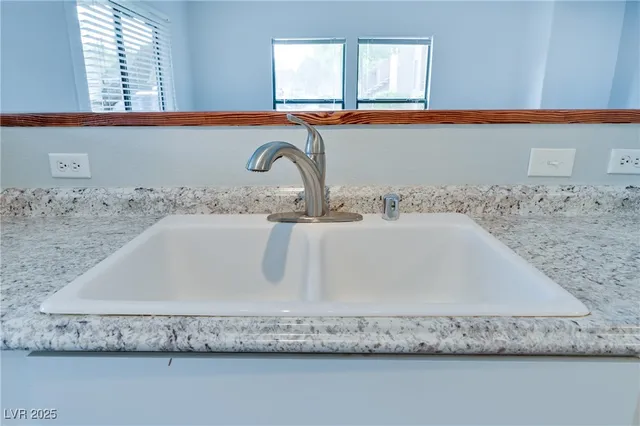 $1,250 | 8250 North Grand Canyon Drive, Unit 1061, Las Vegas, NV 89166