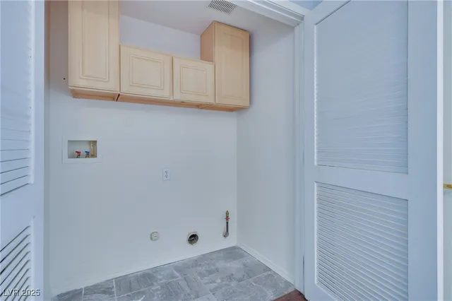 $1,250 | 8250 North Grand Canyon Drive, Unit 1061, Las Vegas, NV 89166