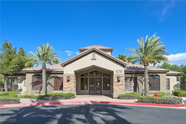 $1,250 | 8250 North Grand Canyon Drive, Unit 1061, Las Vegas, NV 89166
