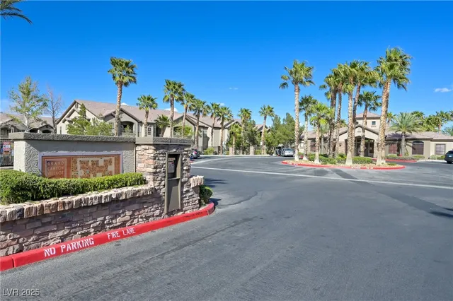 $1,250 | 8250 North Grand Canyon Drive, Unit 1061, Las Vegas, NV 89166