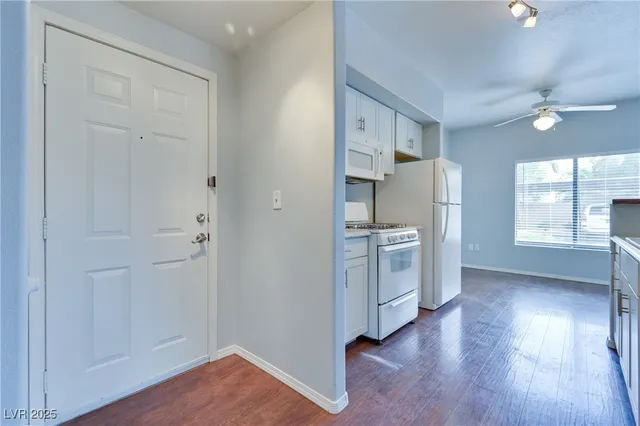 $1,250 | 8250 North Grand Canyon Drive, Unit 1061, Las Vegas, NV 89166