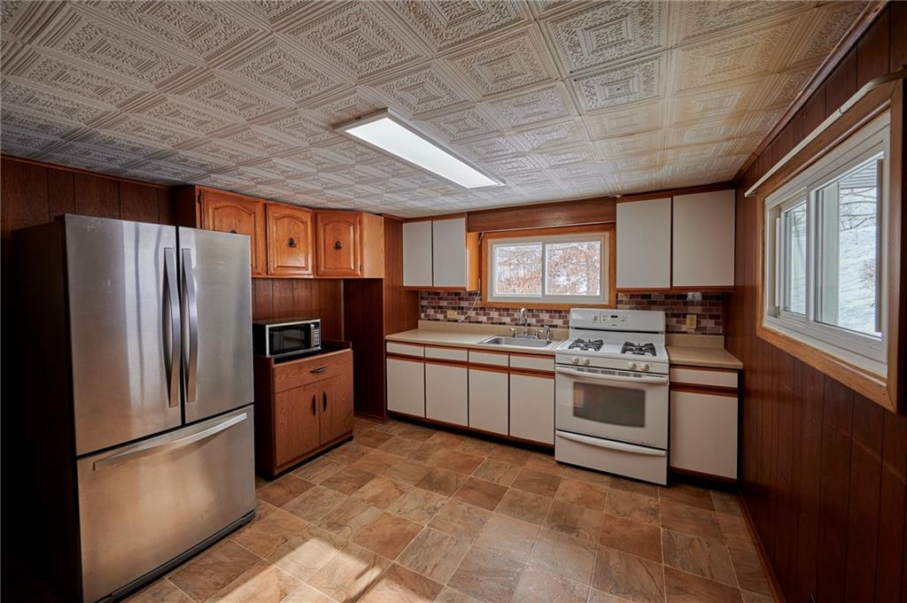 212 Sandy Flat Kittanning, PA 16201 - Photo 9 of 48