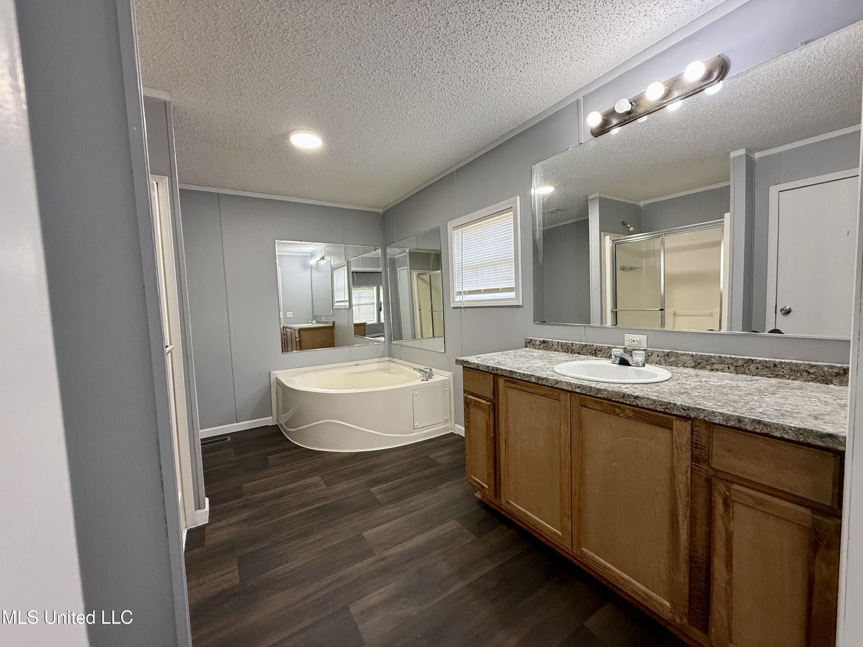 907 Sidney Trail Southeast Bogue Chitto, MS 39629 - Photo 11 of 31 IMG_2989