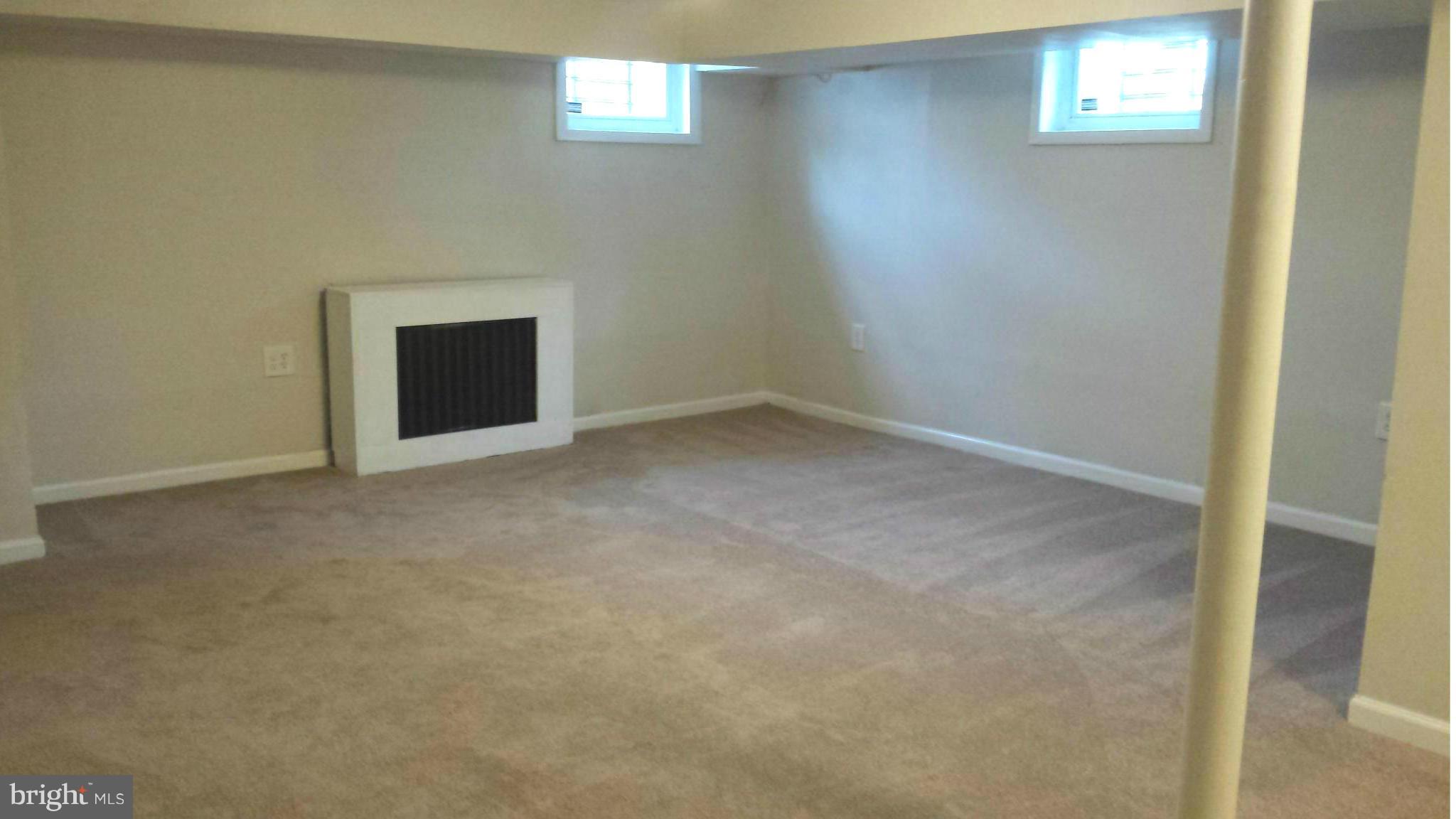 1653 Northwick Road Baltimore, MD 21218 - Photo 22 of 26 Family Room